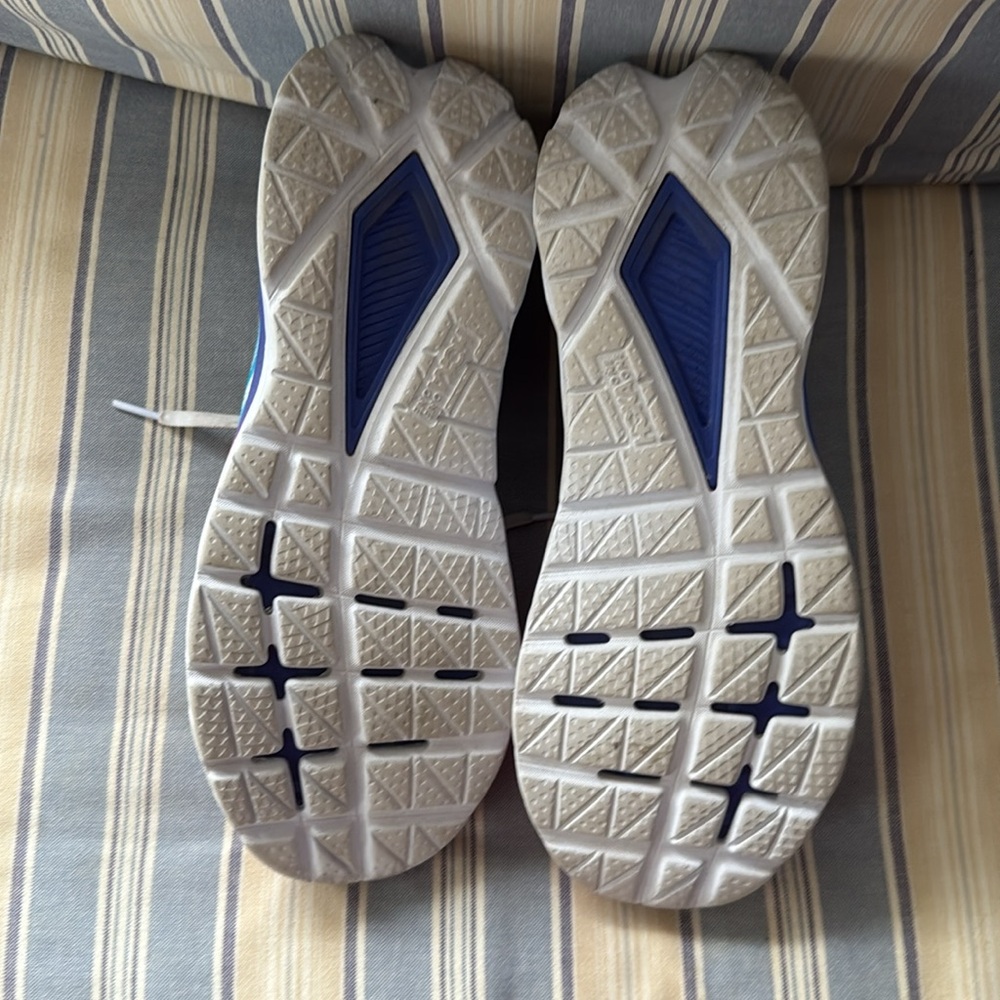Women's White and Pink HOKA pro fly 91/2 - Picture 5 of 5